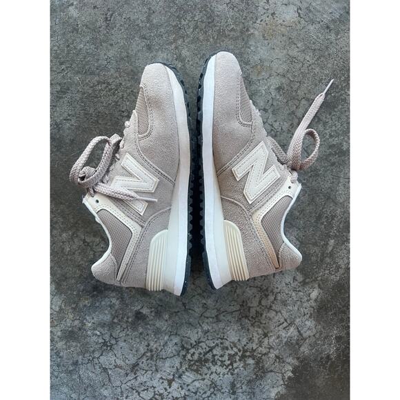 New Balance 574 Core Tan Nimbus Cloud Sneakers WL574EVW Women's 6.5 LIKE NEW - Picture 5 of 9